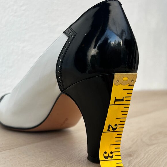 Vintage 80s Salvatore Ferragamo Spectator Pumps WITH BOX US 10 / Literary Chic - Picture 12 of 16